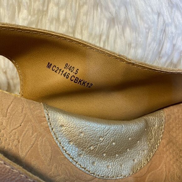 B.O.C. Wedge Sandal-size 9M  - Picture 5 of 8